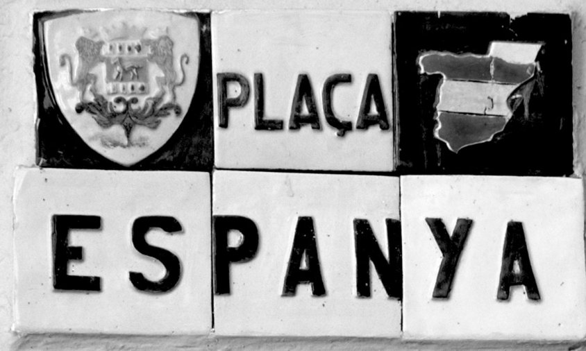 Mai abans de 1939 la plaça s’havia anomenat plaça d’Espanya